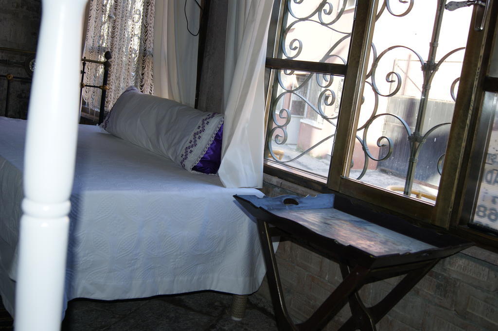 Mahzen Hotel Ayvalı Δωμάτιο φωτογραφία